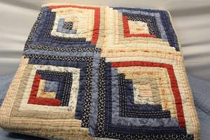 lot 53 image: Vintage Quilted Throw Blanket in Multi-Colored Design