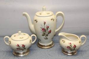 lot 112 image: Vintage Rosenthal Porcelain Tea Set with Serving Plates - AIDA Pattern