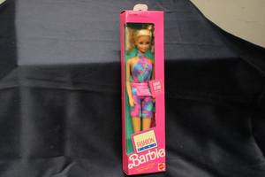 lot 141 image: Vintage Fashion Barbie Doll in Original Packaging - Mattel