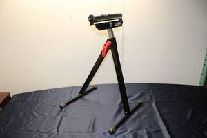 lot 156 image: Tool Shop Adjustable Roller Stand with Locking Mechanism