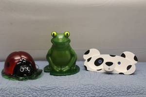 lot 164 image: Lot of 3 Decorative Figurines Ladybug, Frog, and Panda