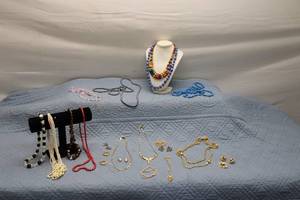 lot 192 image: Collection of 12 Vintage Necklaces in Various Styles and Materials