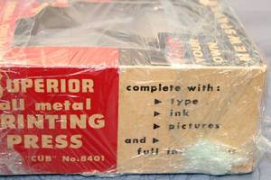 lot 265 image: Vintage Superior Cub All Metal Printing Press Model No. 8401 - Factory Sealed