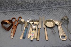lot 276 image: Collection of Vintage Kitchen Utensils and Measuring Tools
