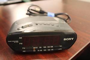 lot 280 image: Sony AMFM Clock Radio with Dual Alarm Feature