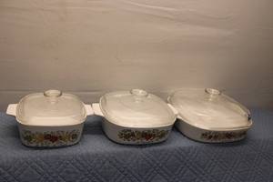 lot 303 image: Set of 3 Vintage Corning Ware Casserole Dishes with Lids - Floral Design