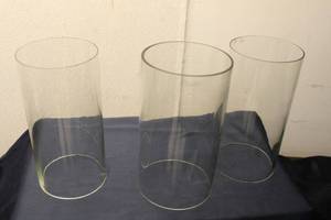 lot 325 image: Set of 3 Glass Candle Holders with LED Candles and Decorative Stand