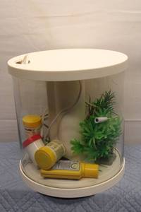 lot 326 image: Fish Tank Filter with Aquatic Plants and Fish Food Supplies
