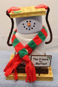 lot 349 image: The Original Smores Sing-A-Long Buddy Holiday Decor
