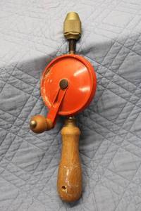 lot 350 image: Vintage Hand Crank Red Reel with Wooden Handle