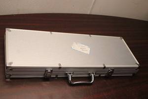 lot 377 image: Complete Poker Set with Aluminum Case - 500 Chips, Cards, and Blinds