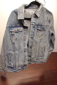 lot 391 image: Old Navy Denim Jacket - Large Tall