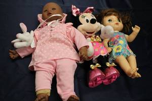 lot 26 image: Lot of Mixed Kids Toys Including Dolls, Play Sets, and Vehicles