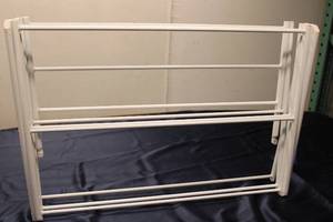 lot 67 image: Adjustable White Metal Drying Rack