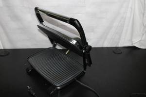 lot 339 image: Hamilton Beach Electric Griddle with Non-Stick Plates