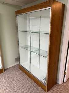 CRYSTAL REFLECTIONS Lighted Commercial Display Cabinet 4