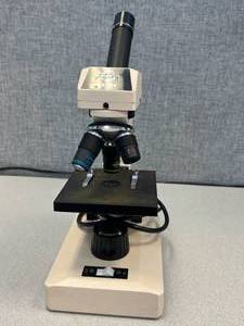 lot 1 image: Swift Starter Microscope M3200, 4x,10x,40x