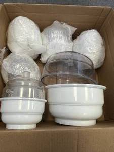 lot 4 image: 6 - Plastic Dessicators, 1 Large, 5 Small