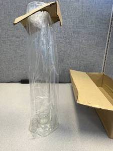 lot 13 image: Brand New 1000ml Graduated Cylinder, Minor Flaw in the bottom, Does not effect use.