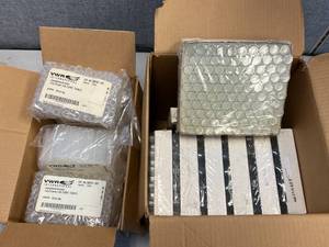 lot 18 image: Boxes of Plastic and Glass Culture Tubes, 13x100mm & 12x75mm