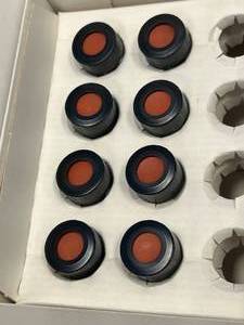 lot 27 image: 8 Micro Reaction Vessels, 3ml