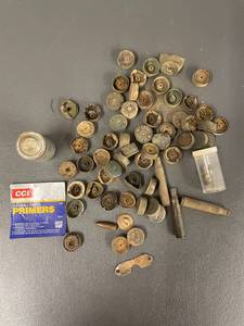 lot 304 image: Vintage Ammunition Components, Paper Shotgun Shells, Casings Assortment - Collectibles Lot