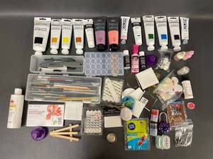 lot 317 image: Art Supplies Set with Liquitex, Golden Acrylic Paints and Brushes