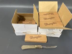 lot 337 image: Bulk Lot of Wrangler Folding Knives 18 PCS in Original Packaging