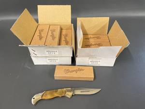 lot 338 image: Lot of 18 Wrangler WR0304-A Folding Knives with Brass Handle and Stainless Blade
