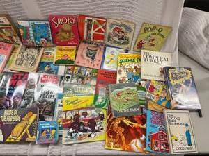 lot 351 image: Diverse Childrens Book Collection with Classics, Star Wars, Sesame Street