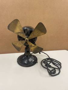 lot 364 image: Dayton Vintage Electric Fan Brass Blades Antique