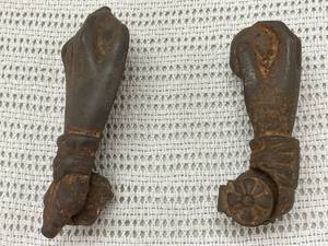 lot 6 image: Vintage Metal Door Knocker Hands Antique Decorative Hardware Pair