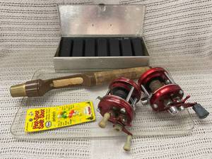 lot 38 image: Vintage ABU Ambassadeur 5000 & 5000A Reels with Tackle Box & Accessories