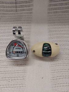 lot 48 image: Vintage Smith Speedometer and Hull Compass Retro Bicycle Accessories