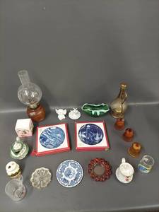 lot 81 image: Vintage Decorative Collection Plates, Glassware, Figurines, Antique Lamps