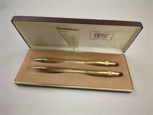 lot 83 image: Cross Gold Filled Pen and Pencil Set Vintage Collectible In Case