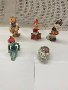 lot 87 image: Vintage Ceramic Figurine Collection
