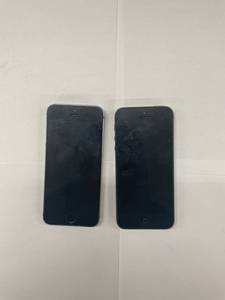 lot 89 image: Apple iPhone SE & 5 Set - Untested