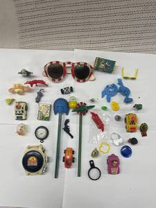 lot 96 image: Vintage Toy Lot with Novelty Sunglasses and Collectibles Miniatures