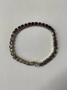 lot 105 image: Vintage Silver and Purple Stone Tennis Bracelet for Elegant Wear