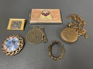 lot 113 image: Vintage Jewelry Collection Pididdly Links Locket, Brooches & More