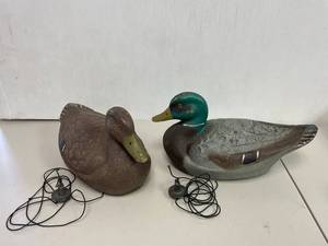 lot 138 image: Vintage Duck Decoy Pair for Collectors and Hunting Display