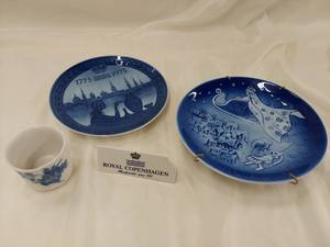 lot 262 image: Royal Copenhagen Collectible Plates Set