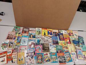 lot 272 image: Vintage Childrens Book Collection