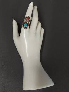 lot 277 image: Vintage Turquoise Coral Silver Ring