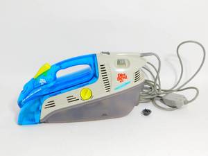 lot 15 image: Dirt Devil Handheld Spot Scrubber SE2800 Carpet Upholstery Cleaner