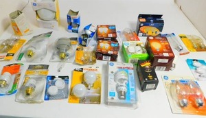 lot 30 image: Lot Filled With Miscellaneous Light Bulbs