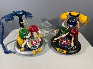lot 13 image: Vintage M&Ms Themed Desk Telephone Set with Collectible Accessories