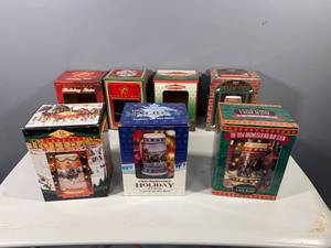 lot 35 image: Collection of 1990s Budweiser Holiday Steins with Original Boxes and Boxes without Steins