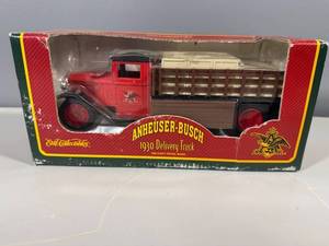 lot 41 image: Anheuser-Busch 1930 Delivery Truck Die-Cast Metal Bank